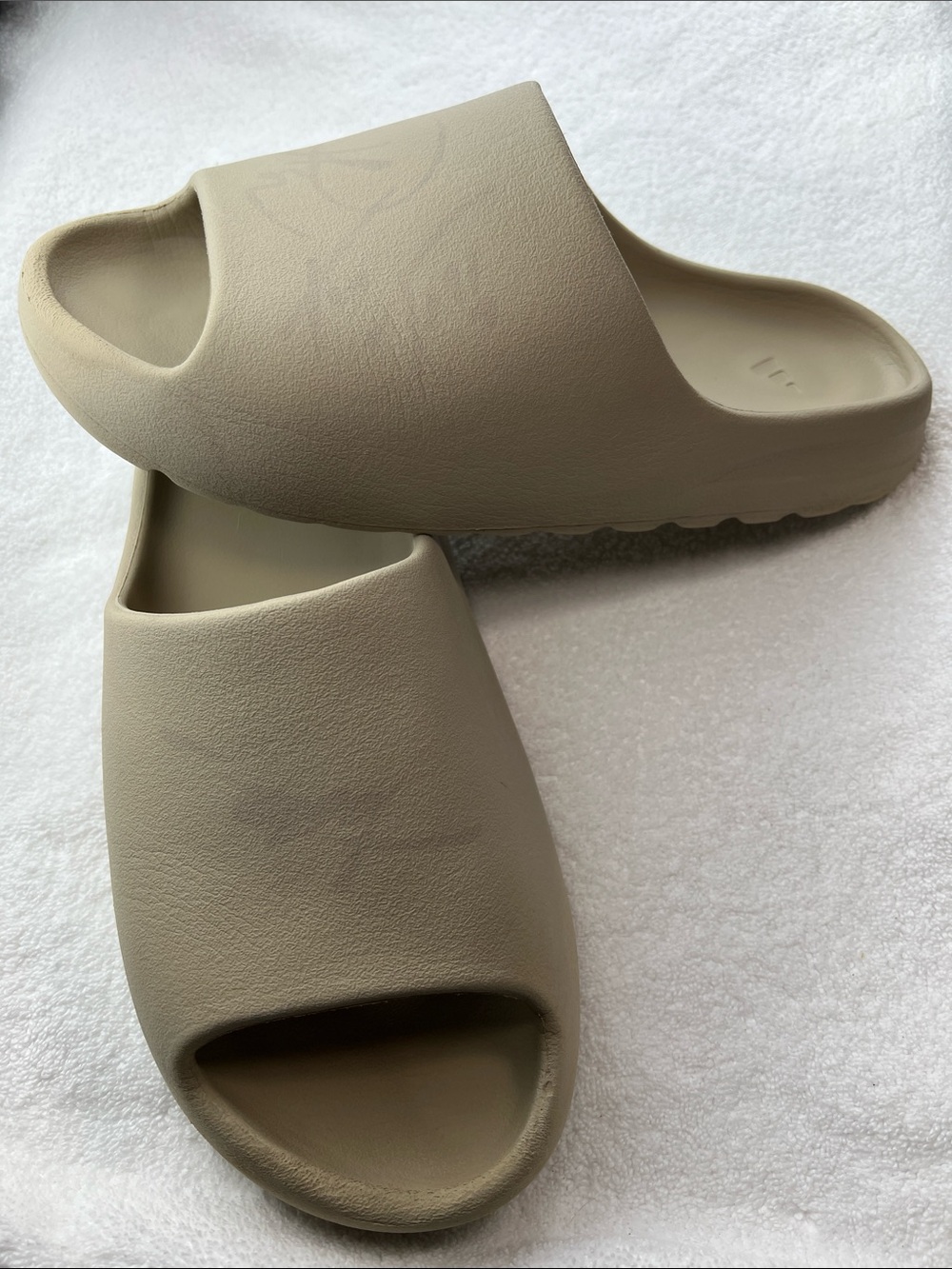 ADIDAS 13 Yeezy Slide Desert Sand Original Comfort Foam Sandal Slip-On Flip Flop